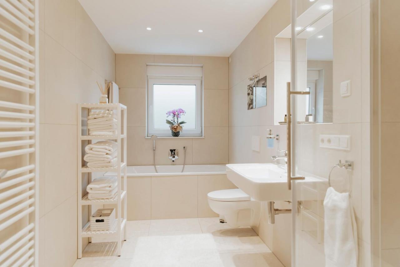 BlumenRaum - Ferienwohnung In Karlsruhe Ngoại thất bức ảnh